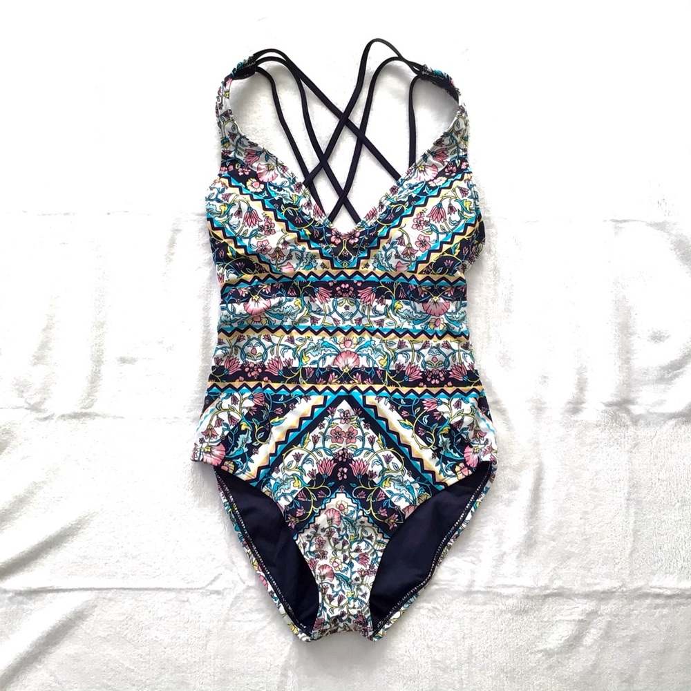 NWT Kona Sol Racerback Straps One-piece Swimsuit M